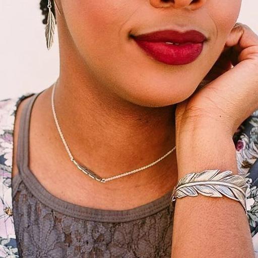 Necklace, earrings and bracelet