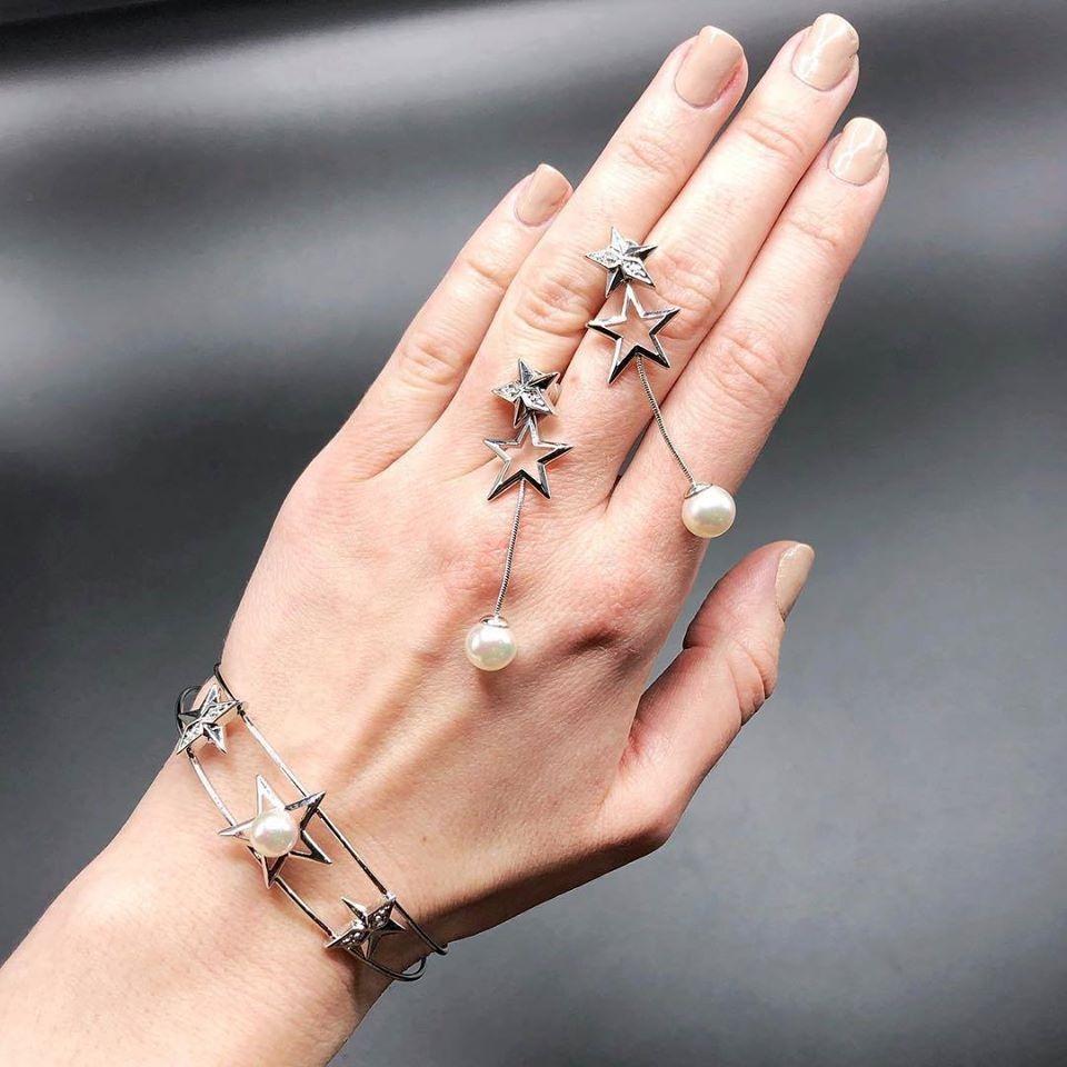 Necklace and rings